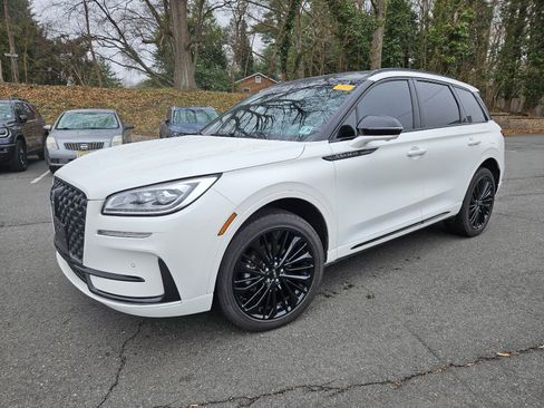 Used 2023 Lincoln Corsair Reserve w/ Equipment Group 201A image 1