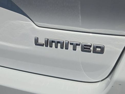 Certified 2025 Jeep Grand Cherokee Limited AWD/4WD image 10