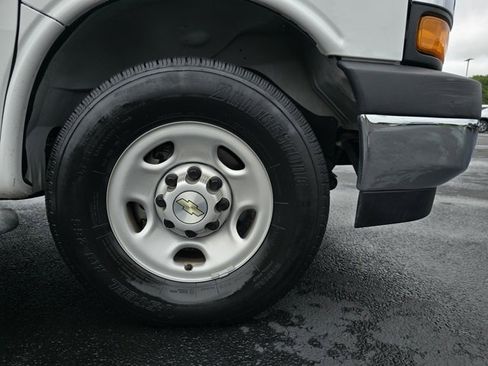 Used 2023 Chevrolet Express 2500 w/ Driver Convenience Package image 10