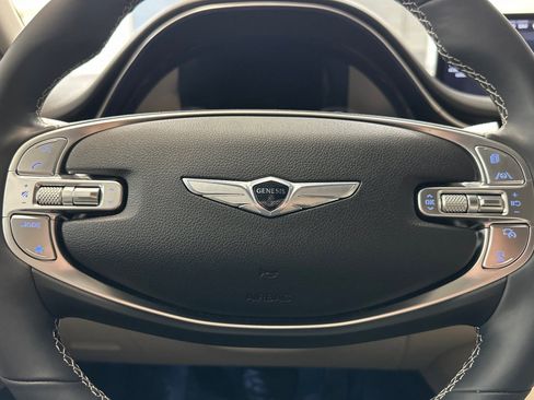 Used 2023 Genesis GV70 2.5T w/ Select Package image 17