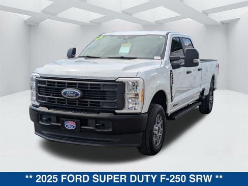 Certified 2025 Ford F250 XL AWD/4WD image 7