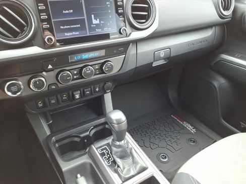 Used 2022 Toyota Tacoma TRD Off-Road w/ Technology Package image 27