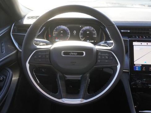 New 2025 Jeep Grand Cherokee Limited AWD/4WD image 17
