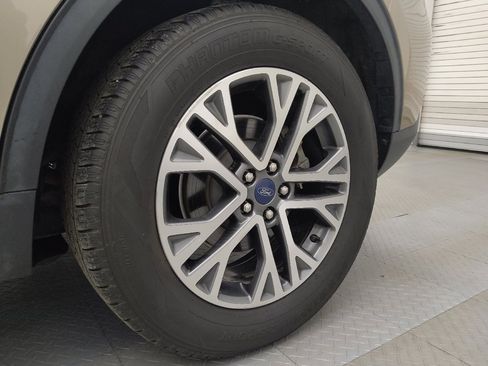 Used 2021 Ford Escape SEL w/ Technology Package image 31