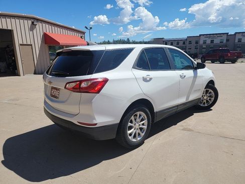 Used 2020 Chevrolet Equinox LS FWD image 5
