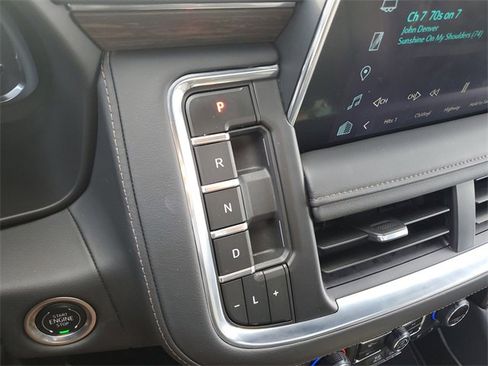 Used 2024 Chevrolet Suburban High Country image 15