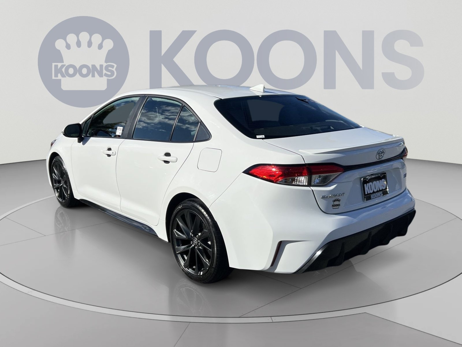 Used 2024 Toyota Corolla SE w/ SE Premium Package FWD image 4