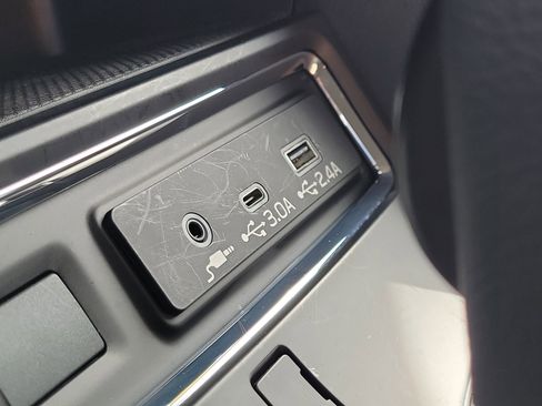 Certified 2026 Subaru Ascent Premium AWD/4WD image 31