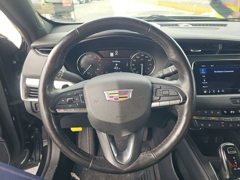 Used 2020 Cadillac XT4 Premium Luxury image 13