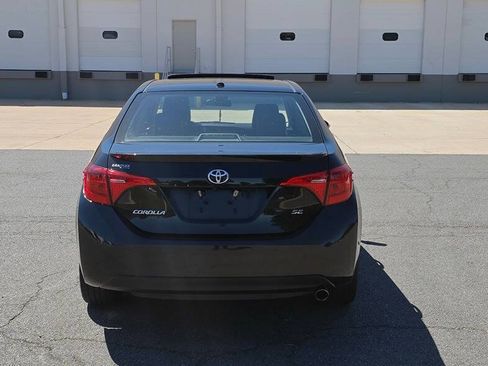 Used 2018 Toyota Corolla SE w/ SE Premium Package FWD image 4