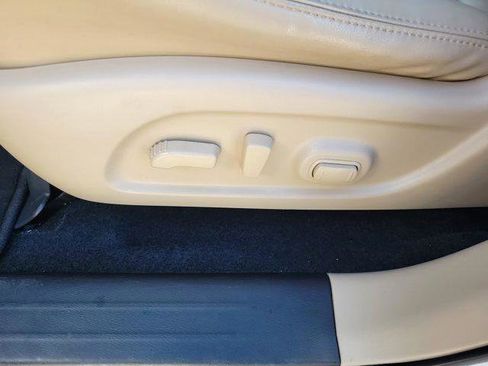 Used 2020 Nissan Pathfinder SL image 19