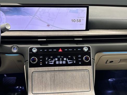 Used 2025 Genesis GV80 2.5T Advanced image 9