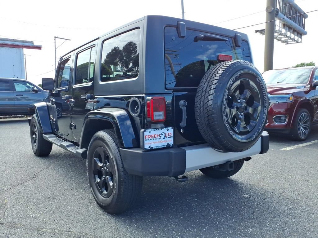 Used 2014 Jeep Wrangler Unlimited Sahara w/ Dual Top Group AWD/4WD image 20