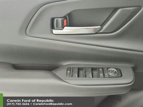 Used 2025 Toyota Prius AWD image 20