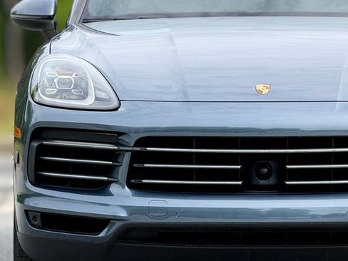 Used 2019 Porsche Cayenne S w/ Premium Package AWD/4WD image 14