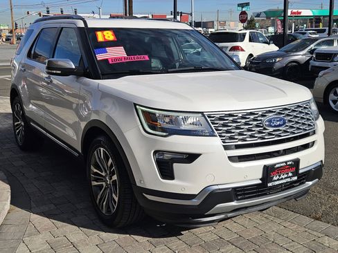 Used 2018 Ford Explorer Platinum image 3