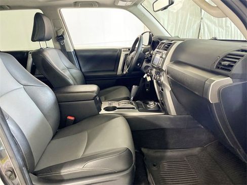 Used 2019 Toyota 4Runner SR5 Premium image 35