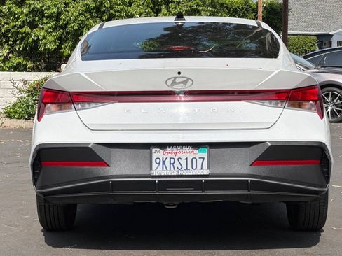 Used 2024 Hyundai Elantra SE image 5