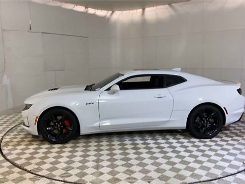 Used 2022 Chevrolet Camaro LT w/ RS Package image 5