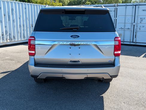 Used 2020 Ford Expedition XLT w/ Equipment Group 202A RWD image 5