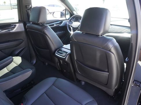 Certified 2024 Cadillac XT6 Premium Luxury FWD image 11