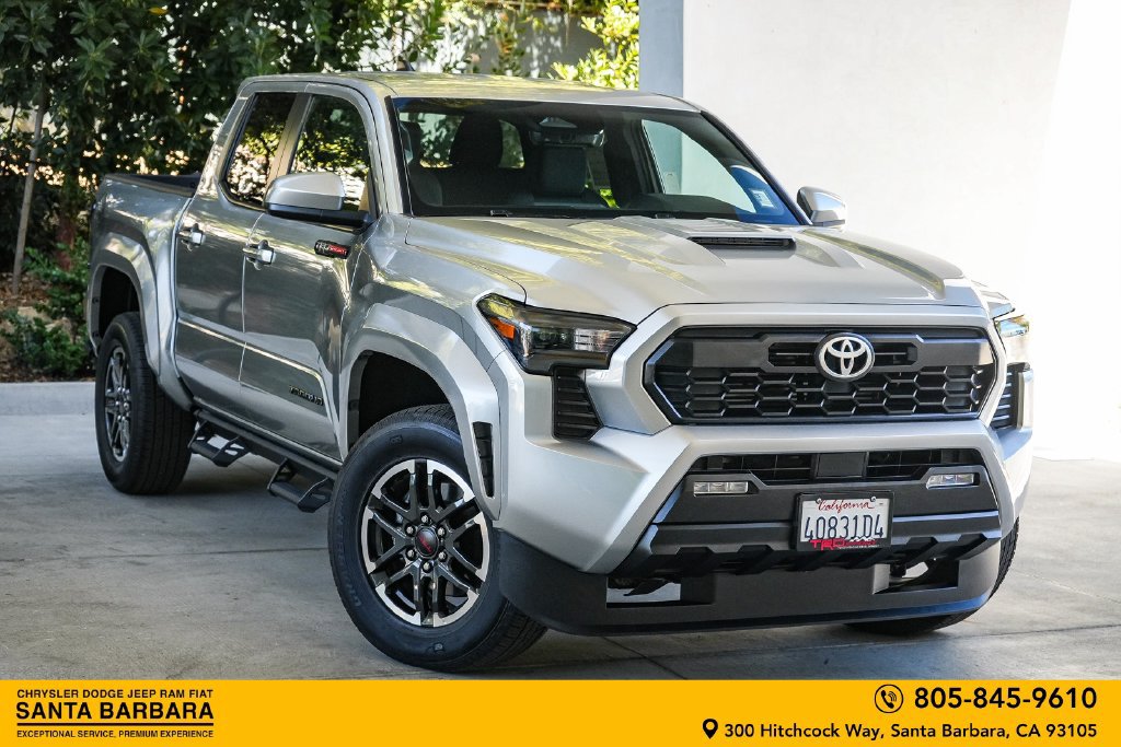 Used 2025 Toyota Tacoma TRD Sport AWD/4WD image 1