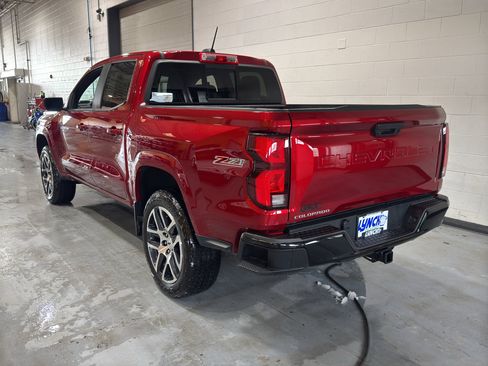 Used 2024 Chevrolet Colorado Z71 w/ Z71 Convenience Package 2 image 3