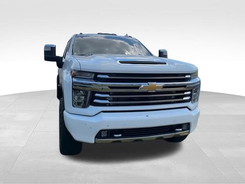 Used 2022 Chevrolet Silverado 2500 High Country w/ Z71 Off-Road Package AWD/4WD image 3