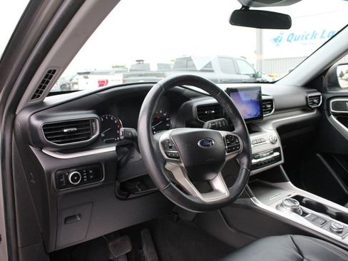 Used 2023 Ford Explorer XLT w/ Equipment Group 202A AWD/4WD image 2