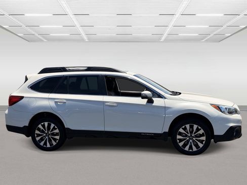 Used 2017 Subaru Outback 2.5i Limited AWD/4WD image 6