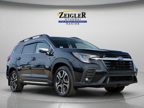 Used 2023 Subaru Ascent Limited w/ Technology Package AWD/4WD image 1