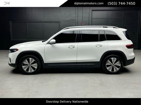 Used 2023 Mercedes-Benz EQB 300 4MATIC w/ Exclusive Package image 4