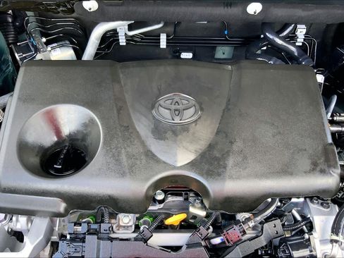 Used 2025 Toyota RAV4 XLE w/ Convenience Package FWD image 32