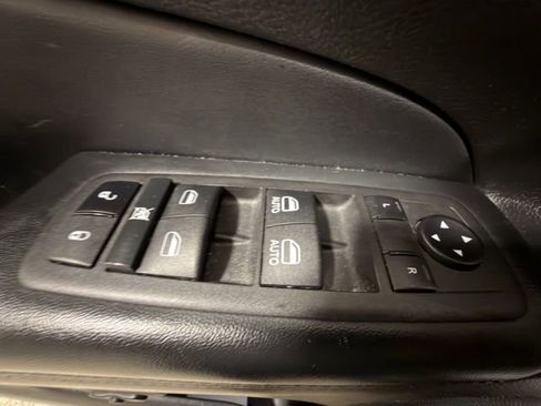 Used 2022 Jeep Grand Cherokee Limited image 13