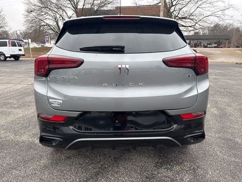 Used 2024 Buick Encore GX Sport Touring image 3