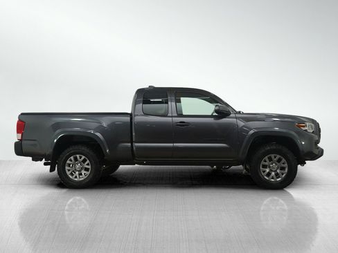 Used 2017 Toyota Tacoma SR5 image 6