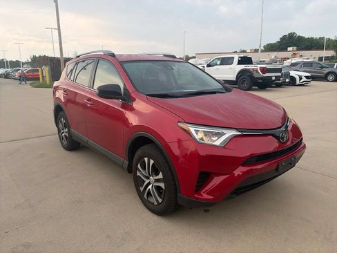 Used 2017 Toyota RAV4 LE w/ Carpet Mat Package AWD/4WD image 5