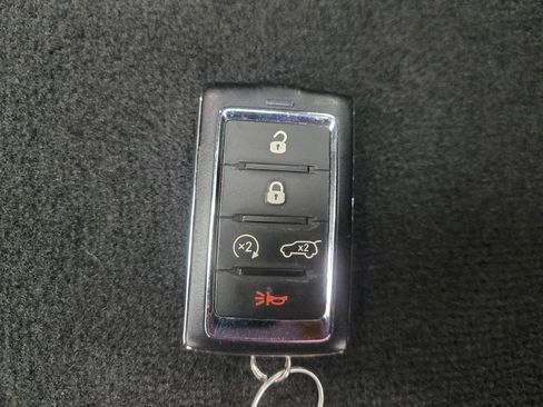 Used 2022 Jeep Grand Cherokee Limited image 32