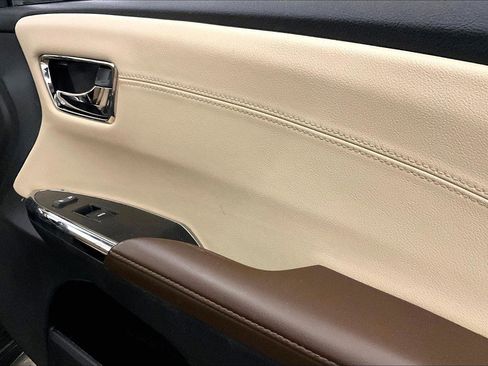 Used 2016 Toyota Avalon XLE Plus image 23