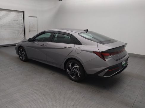 Used 2025 Hyundai Elantra Sport FWD image 3