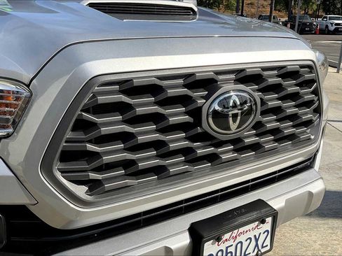 Used 2020 Toyota Tacoma TRD Sport w/ Technology Package RWD image 27