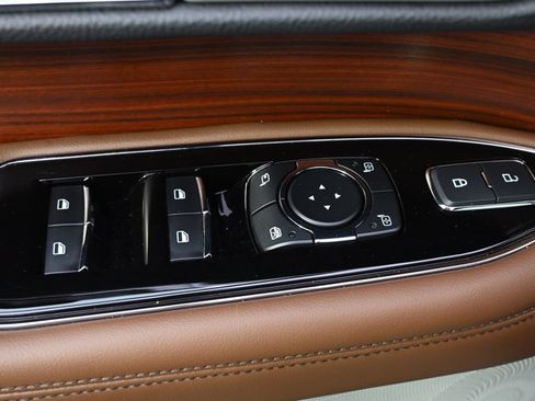 Used 2024 Lincoln Navigator Reserve AWD/4WD image 24