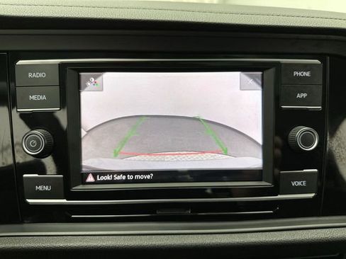 Certified 2023 Volkswagen Jetta SE FWD image 17