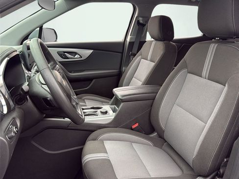 Used 2025 Chevrolet Blazer LT image 18