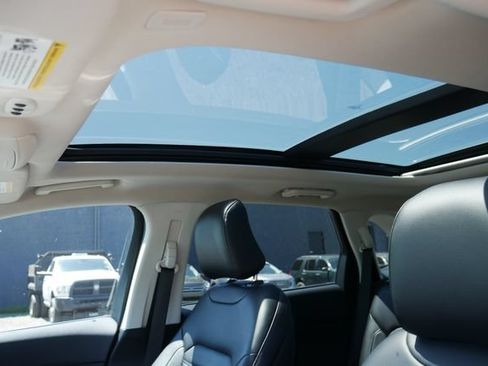 Used 2023 Ford Edge SEL w/ Convenience Package AWD/4WD image 3