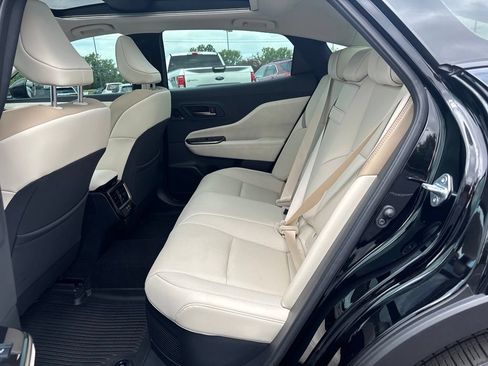 Used 2025 Toyota Crown AWD/4WD image 17