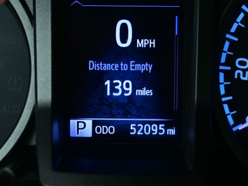 Used 2019 Toyota Tacoma TRD Off-Road image 24