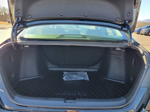 Used 2024 Honda Accord Touring image 12