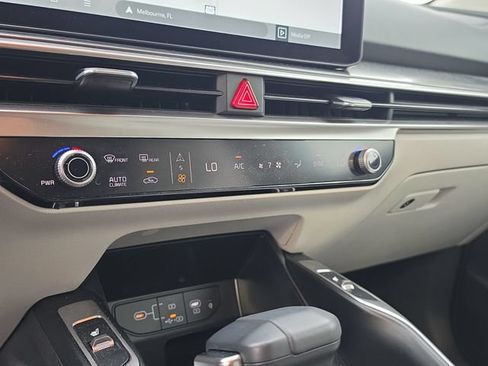 Certified 2025 Kia Sorento S FWD image 26
