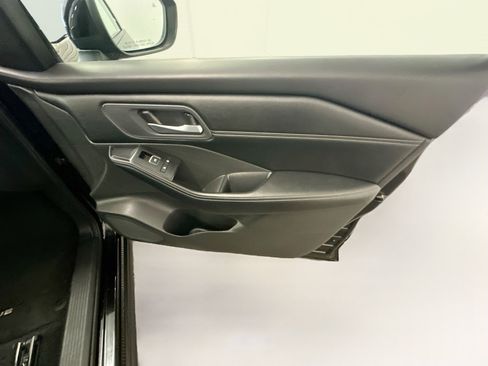 Used 2026 Nissan Rogue SL AWD/4WD image 33